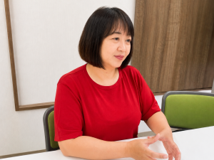 すみだ経済新聞 キーパーソンインタビュー【中編】
CAからコーチへ　長尾円さんが語る人材育成の原点